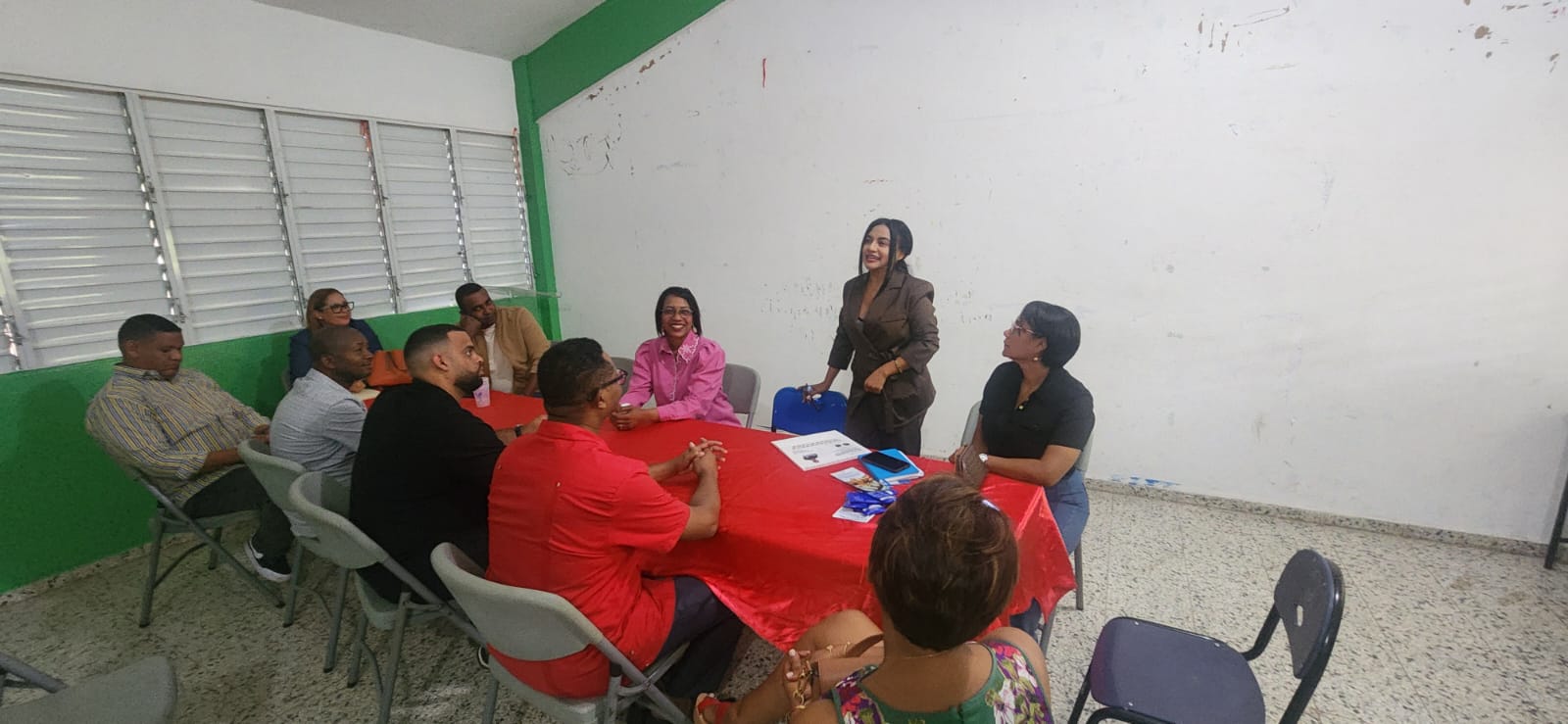 Rosalía conectando con grupo empresarial